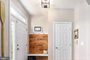 2372 Battery Hill Cir, Woodbridge, VA 22191 - Photo 7