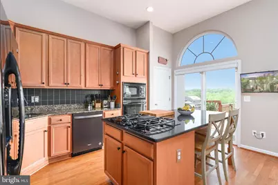2372 Battery Hill Circle, Woodbridge, VA 22191 - Photo 11