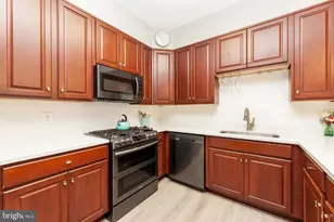 13949 Hollow Wind Way, Woodbridge, VA 22191 - Photo 7