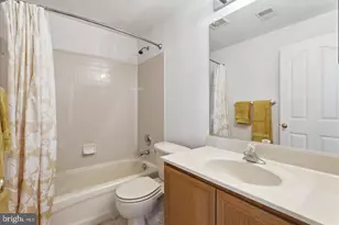8863 Flatbush Ct, Manassas, VA 20109 - Photo 13