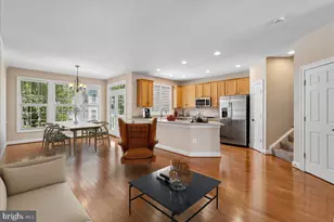 6898 Witton Cir, Gainesville, VA 20155 - Photo 3
