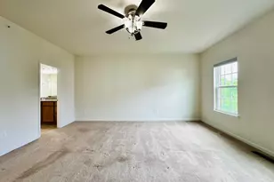 7396 Brunson Cir, Gainesville, VA 20155 - Photo 21