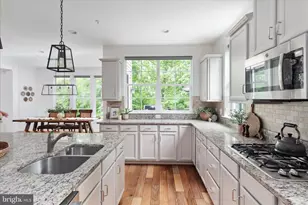 8217 Bearhurst Dr, Gainesville, VA 20155 - Photo 17