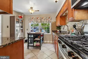 2069 Mayflower Dr, Woodbridge, VA 22192 - Photo 7