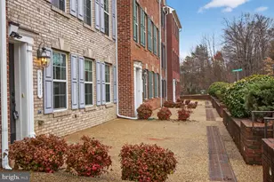 3711 Chippendale Cir, Woodbridge, VA 22193 - Photo 25