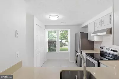 4749 Hersand Court, Woodbridge, VA 22193 - Photo 9