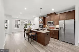 8761 Elsing Green Dr, Manassas, VA 20112 - Photo 5