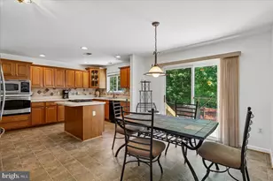 8737 Hackney Dr, Bristow, VA 20136 - Photo 9