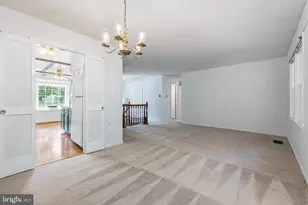 11858 Mohican Rd, Woodbridge, VA 22192 - Photo 9