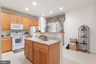 745 Collington Ct, Woodbridge, VA 22191 - Photo 25