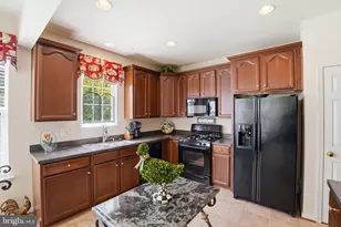 12785 Playfair Ln, Bristow, VA 20136 - Photo 11