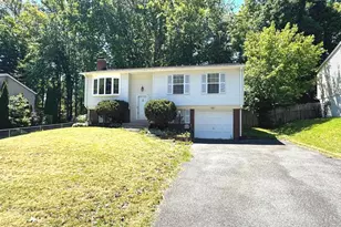 5597 Shannon Ct, Woodbridge, VA 22193 - Photo 3