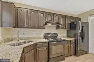 8872 Stable Forest Pl, Bristow, VA 20136 - Photo 11