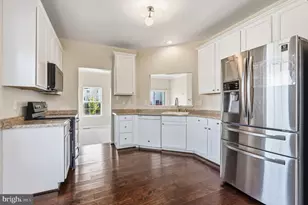 8699 Farnham Way, Bristow, VA 20136 - Photo 5