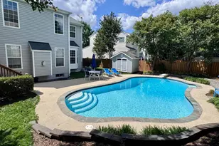8571 Rothbury Dr, Bristow, VA 20136 - Photo 3