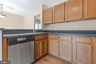 11557 Hill Meade Ln, Woodbridge, VA 22192 - Photo 19