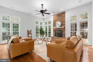 15428 Duckling Pl, Woodbridge, VA 22191 - Photo 13