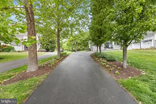 8328 Pine Knott Ct, Gainesville, VA 20155 - Photo 3
