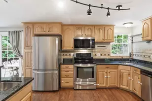 16106 Benedict Ct, Woodbridge, VA 22191 - Photo 5
