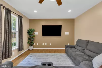 6802 Dewars Way, Gainesville, VA 20155 - Photo 5