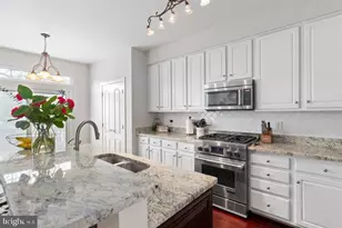13340 Colchester Ferry Pl, Woodbridge, VA 22191 - Photo 17