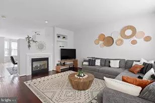 13340 Colchester Ferry Pl, Woodbridge, VA 22191 - Photo 3