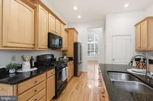 8277 Roxborough Loop, Gainesville, VA 20155 - Photo 13
