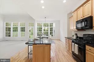 8277 Roxborough Loop, Gainesville, VA 20155 - Photo 11