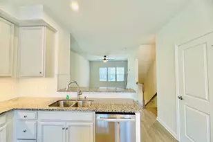 18374 Reaper Hl Ct, Triangle, VA 22172 - Photo 9
