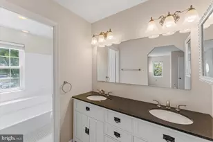 11858 Critton Cir, Woodbridge, VA 22192 - Photo 29