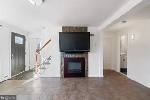 13421 Hillendale Dr, Woodbridge, VA 22193 - Photo 11