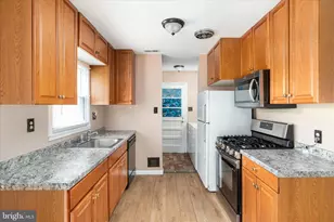 7905 Lomond Ct, Manassas, VA 20109 - Photo 5