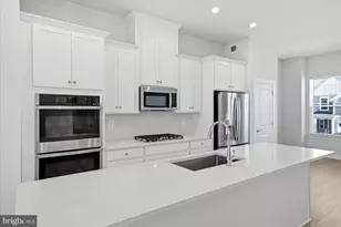 18351 Moss Gdn Rd, Dumfries, VA 22026 - Photo 3
