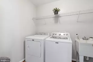 8816 Yellowthroat Ct, Gainesville, VA 20155 - Photo 25