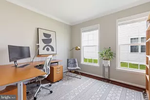 8816 Yellowthroat Ct, Gainesville, VA 20155 - Photo 3