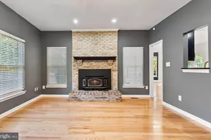 8135 Cancun Ct, Gainesville, VA 20155 - Photo 13
