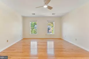 8135 Cancun Ct, Gainesville, VA 20155 - Photo 17