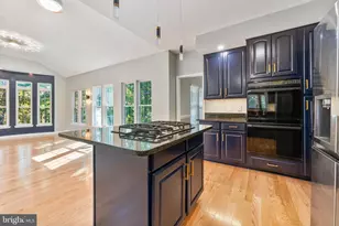 8135 Cancun Ct, Gainesville, VA 20155 - Photo 5