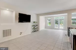 4318 Wisley Turn, Woodbridge, VA 22192 - Photo 9
