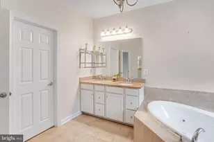 4318 Wisley Turn, Woodbridge, VA 22192 - Photo 23
