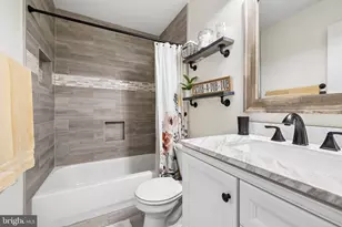 13534 Tackhouse Ct, Gainesville, VA 20155 - Photo 23
