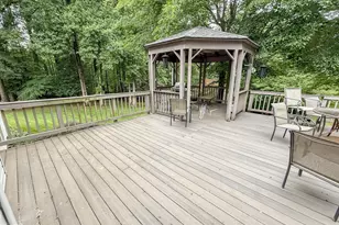3934 Spirea Ct, Woodbridge, VA 22193 - Photo 11