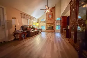 3934 Spirea Ct, Woodbridge, VA 22193 - Photo 5