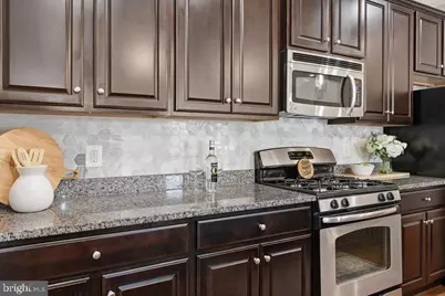 7825 Crescent Park Drive, Gainesville, VA 20155 - Photo 25
