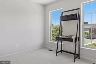 7825 Crescent Park Dr, Gainesville, VA 20155 - Photo 31