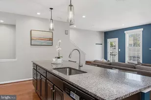 7825 Crescent Park Dr, Gainesville, VA 20155 - Photo 23