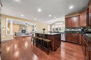 14923 Spriggs Tree Ln, Woodbridge, VA 22193 - Photo 11
