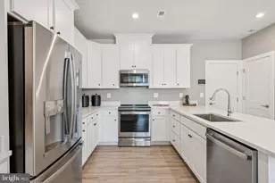 13838 Quartz Ave, Woodbridge, VA 22193 - Photo 5