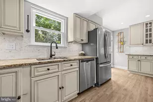 6109 Plainville Ln, Woodbridge, VA 22193 - Photo 17