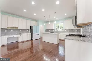 5829 Amanda Rose Ln, Woodbridge, VA 22193 - Photo 3